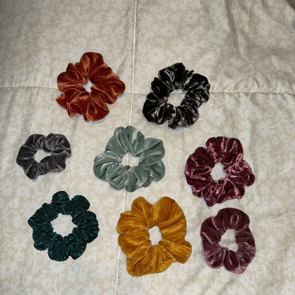 Scrunchie Set! - Picture 1 of 1